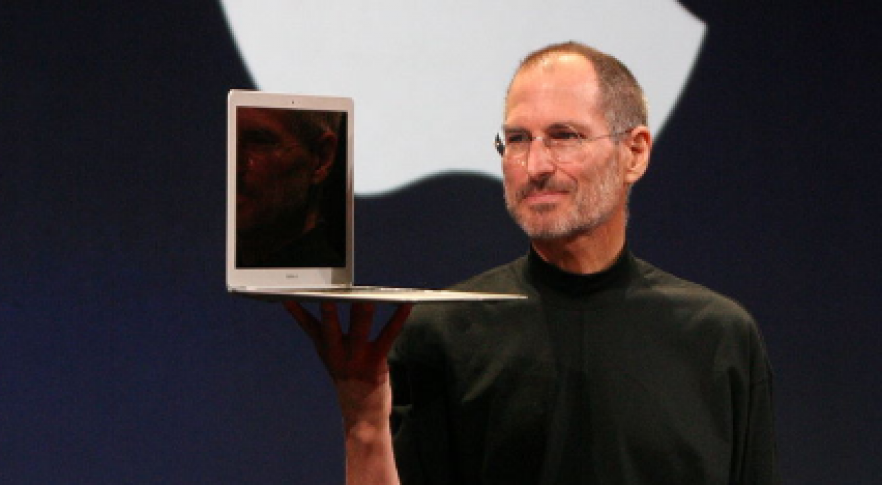 Após demissão, Steve Jobs retorna à Apple-0