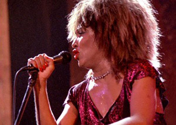 Tina Turner recebe estrela na Calçada da Fama-0
