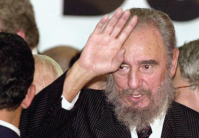 Fidel Castro anuncia apoio de Cuba à URSS-0