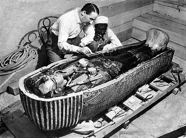 Arqueólogos entram na tumba de do faraó Tutancâmon-0
