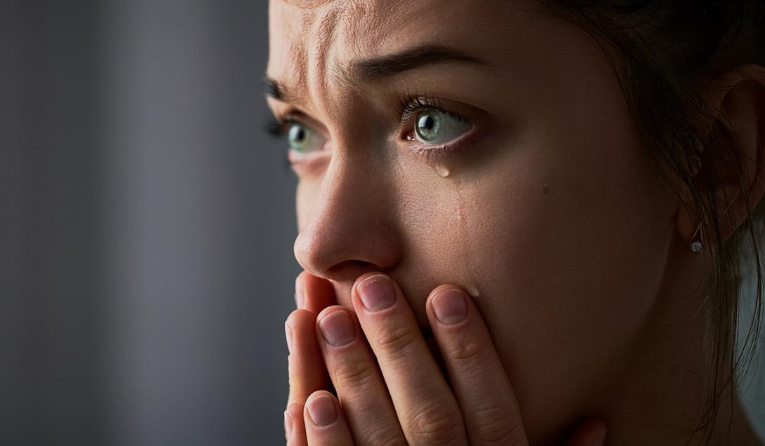 Cheirar lágrimas de mulheres diminui a agressividade nos homens, diz estudo-0